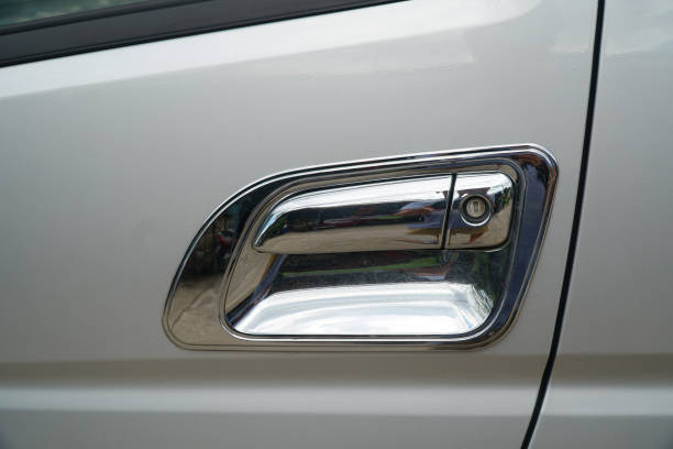 manija de la puerta del coche de plata coche moderno - car door white doorknob empty fotografías e imágenes de stock