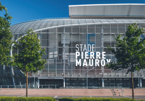 stade de lille - stade pierre mauroy photos et images de collection