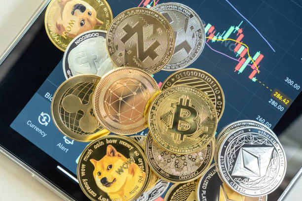 cryptocurrency on binance trading app, bitcoin btc with altcoin digital coin crypto currency, bnb, ethereum, dogecoin, cardano, defi p2p decentralized fintech market - taxa de câmbio imagens e fotografias de stock