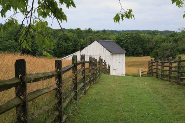 istock USA Farm House 1326828682