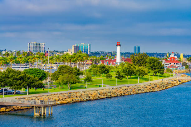 pier point landing w: long beach california - long beach california lighthouse los angeles county zdjęcia i obrazy z banku zdjęć