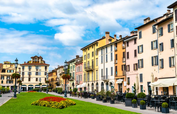 Piazzale Arnaldo in Brescia, Italy Piazzale Arnaldo in Brescia - Lombardy, Northern Italy brescia stock pictures, royalty-free photos & images