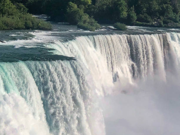 захватывающий вид на американский водопад и вуаль для новобрачных - bridal veil falls niagara стоковые фото и изображения