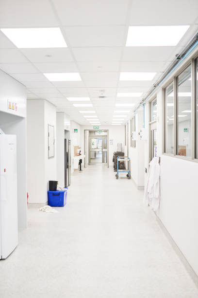 istock Shot of an empty hallway in a lab 1326890977