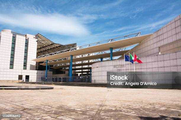 アブルッツォのペスカーラの正義の宮殿の構造 ペスカラのストックフォトや画像を多数ご用意 ペスカラ, 裁判所, イタリア iStock