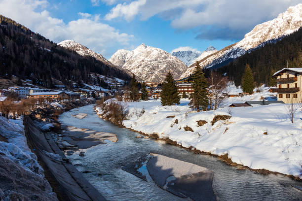 santo stefano di cadore - beauty in nature belluno clear sky color image stock-fotos und bilder