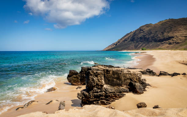 istock Yokohama Bay, Oahu, Hawaii 1326950668