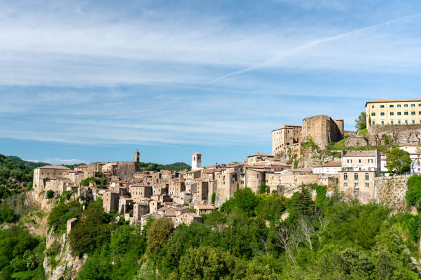 istock Sorano, tuscnay wonder 1326958861