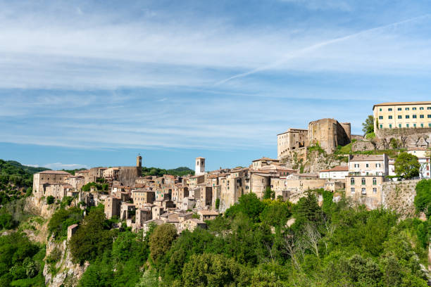 istock Sorano, tuscnay wonder 1326965072