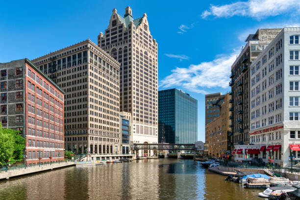 istock Milwaukee Wisconsin 1326977744