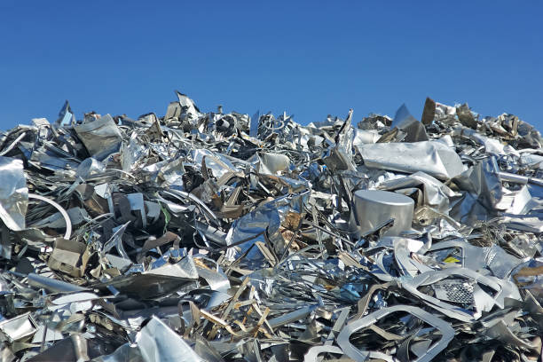 osad złomu metalowego, na pierwszym planie. - scrap metal metal recycling aluminum zdjęcia i obrazy z banku zdjęć