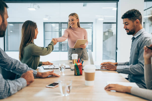 partenariato di successo - recruiter foto e immagini stock