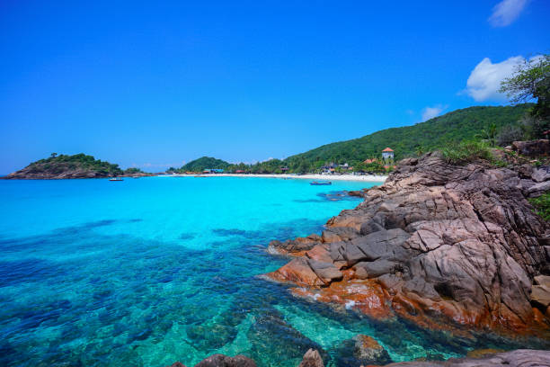 말레이시아 레당 섬의 아름다운 열대 해변의 풍경 - asia color image horizontal terengganu 뉴스 사진 이미지