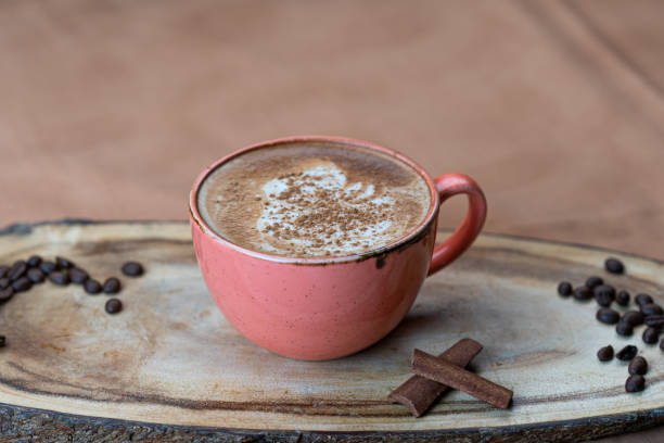 chai tea latte z cynamonem i miodem - czaj zdjęcia i obrazy z banku zdjęć