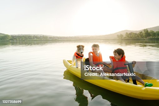 istock The cutest kayakers 1327358699