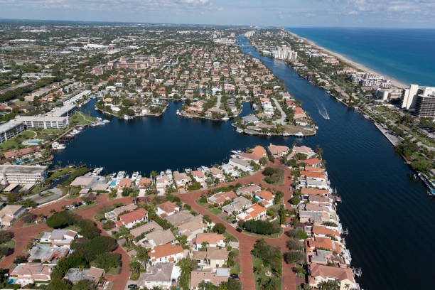 istock Houses in Florida 1327371897