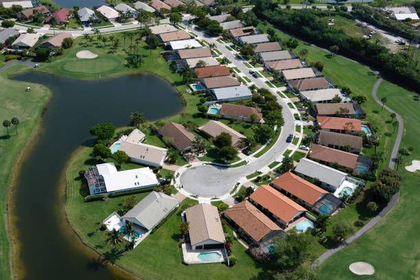 istock Houses in Florida 1327372164