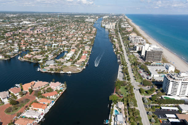istock Houses in Florida 1327372848