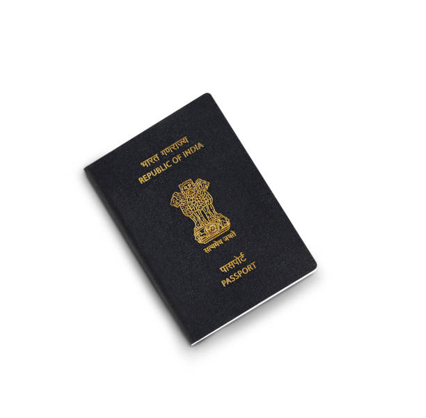 passaporte indiano isolado em fundo branco, passaporte oficial indiano - passaporte e visto - fotografias e filmes do acervo