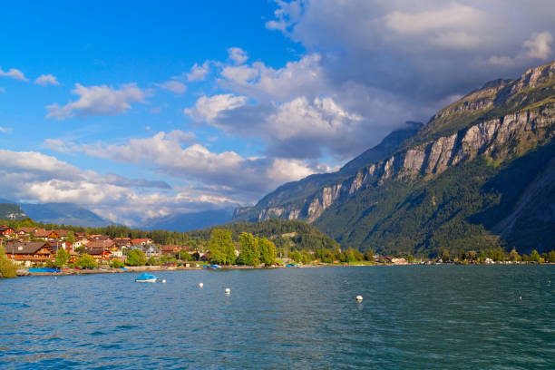 village of brienz in the swiss alps, switzerland - brienz interlaken switzerland rural scene imagens e fotografias de stock