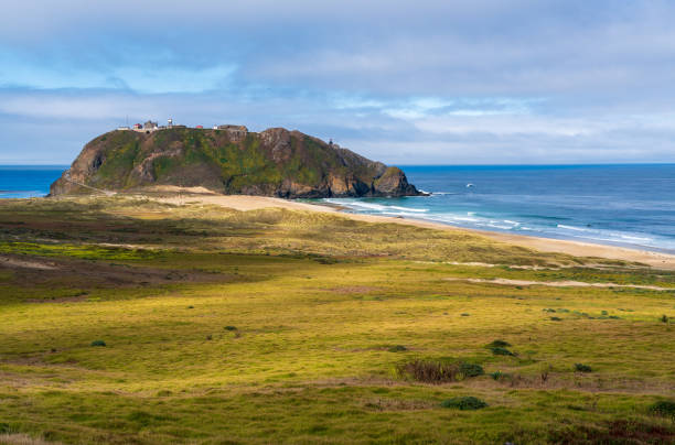 istock Big Sur during Summer in California 1327457956