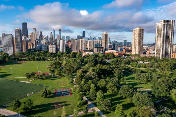istock Sprawling park in the heart of Downtown 1327468134