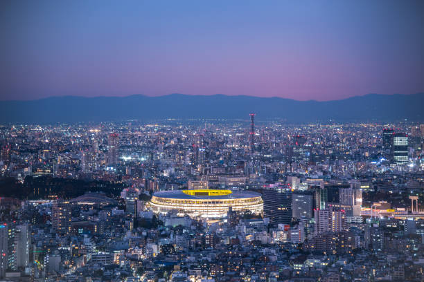 vista aérea do estádio olímpico no crepúsculo - 2527 - fotografias e filmes do acervo