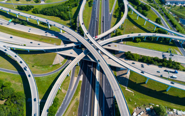 고속도로 여행 교환 - highway overpass texas multiple lane highway 뉴스 사진 이미지