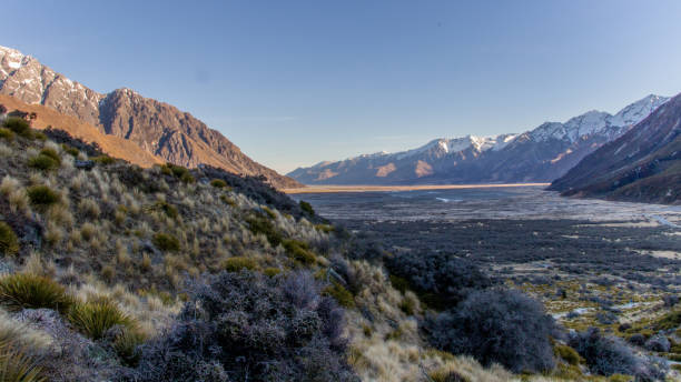 istock Mountains New Zealand 1327493681