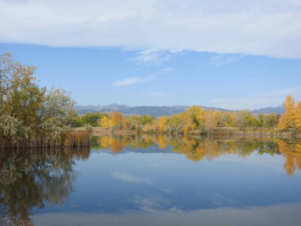 istock Autumn on the Lake 1327518007