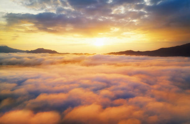 istock Sea of cloud 1327563313