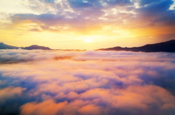 istock Sea of cloud 1327563411