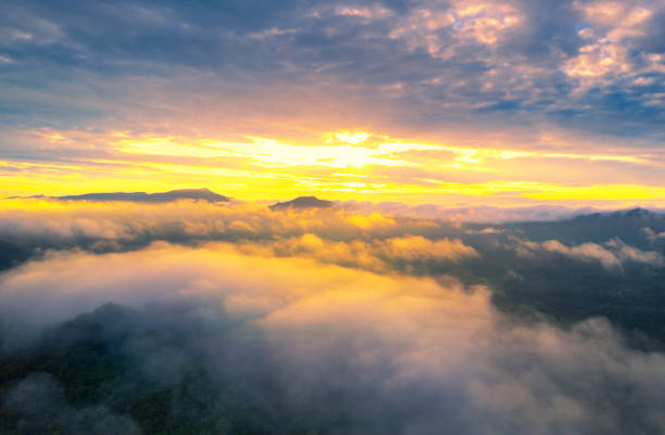 istock Sea of cloud 1327563481