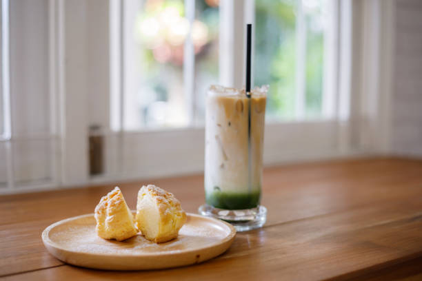 Choux cream whit Green matcha tea coffee