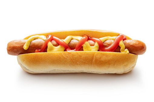 Bocadillos: Hotdog aislado sobre fondo blanco photo