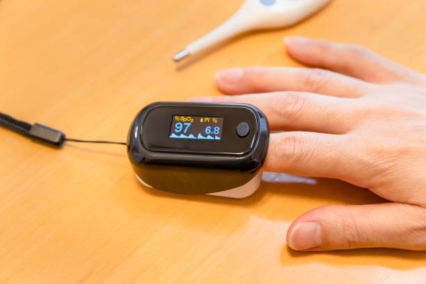 istock Measure blood oxygen saturation at home to manage physical condition 1327632382