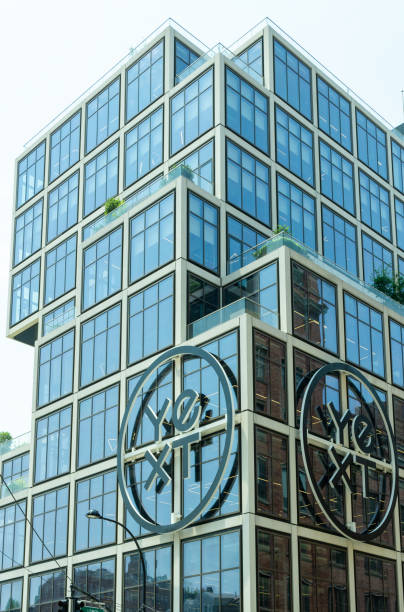 Vertical view of Yext's global headquarters on Manhattan's West Side. The iconic building was designed by famed New York-based architect Rafael Viñoly. New York, NY - USA - July 6, 2021: Vertical view of Yext's global headquarters on Manhattan's West Side. The iconic building was designed by famed New York-based architect Rafael Viñoly. logan west stock pictures, royalty-free photos & images