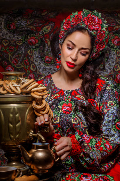 istock Russian queen with samovar and pretzels 1327763250