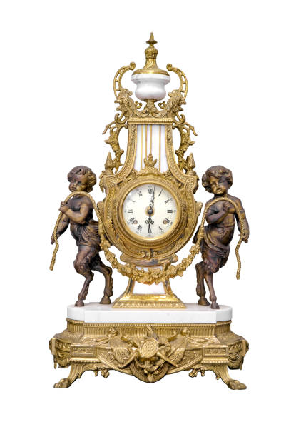 horloge dorée antique isolée sur fond blanc - clock clock hand antique clock face photos et images de collection