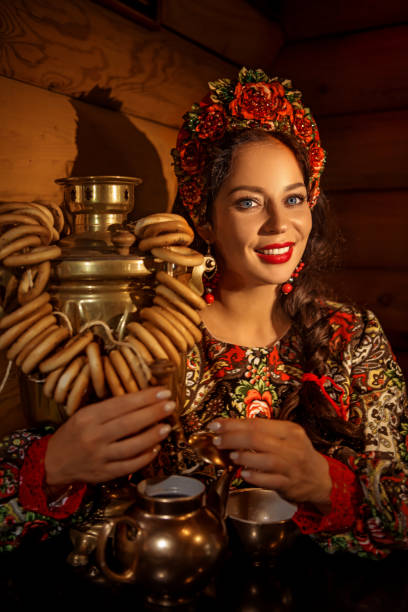 istock Russian queen with samovar and pretzels 1327763321