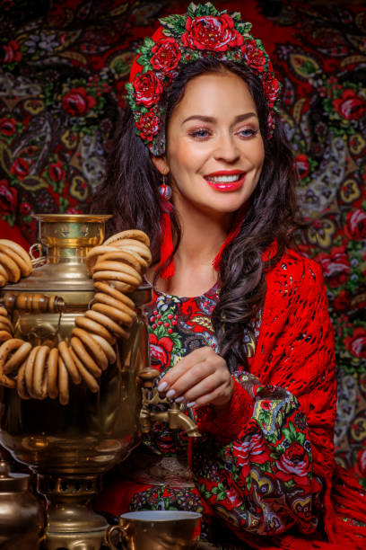 istock Russian queen with samovar and pretzels 1327763413