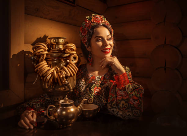 istock Russian queen with samovar and pretzels 1327763427
