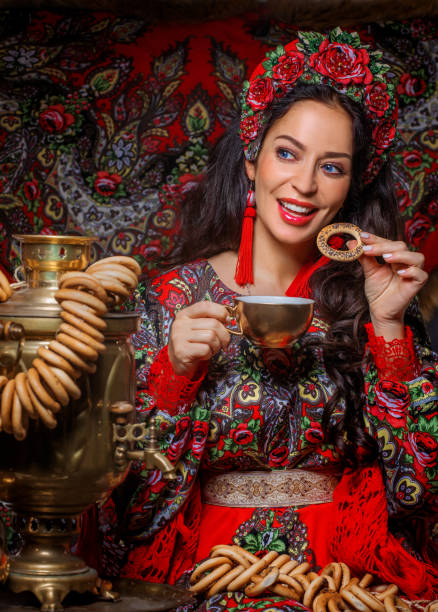 istock Russian queen with samovar and pretzels 1327763459