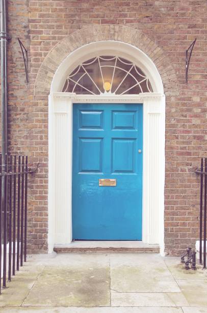 istock London Georgian door 1327776148