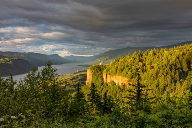 istock Columbia River Gorge Crown Point. 1327900791