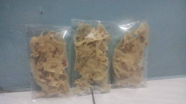 istock 3 packs of peanut brittle 1327952495