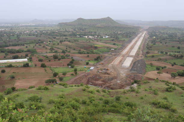 istock Mumbai-Nagpur Expressway - Samruddhi Mahamarg 1327953457