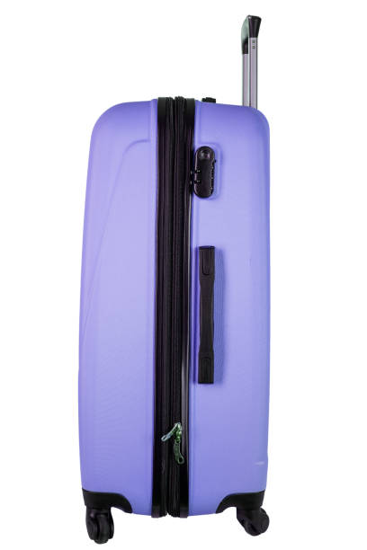 plastikowa walizka fioletowy kolor na kołach do podróży. koncepcja podróży. - trunk luggage old fashioned retro revival zdjęcia i obrazy z banku zdjęć