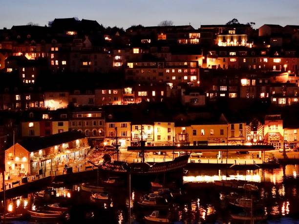 luces brixham - torquay fotografías e imágenes de stock