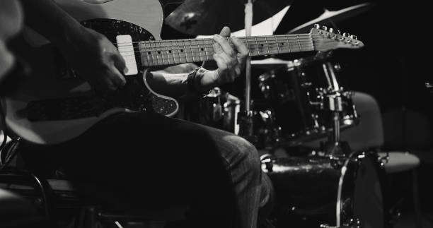 band playing live concert:  jazz guitar player - band 40s imagens e fotografias de stock
